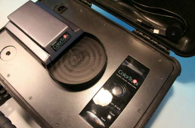 Portable ColorTrack Laser reflectometer for roast degree determination